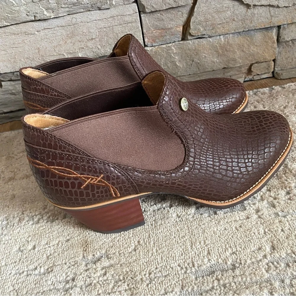 Twisted X Cowboy Western Ankle Boots Booties Brown Croc Embossed Leather Slip On